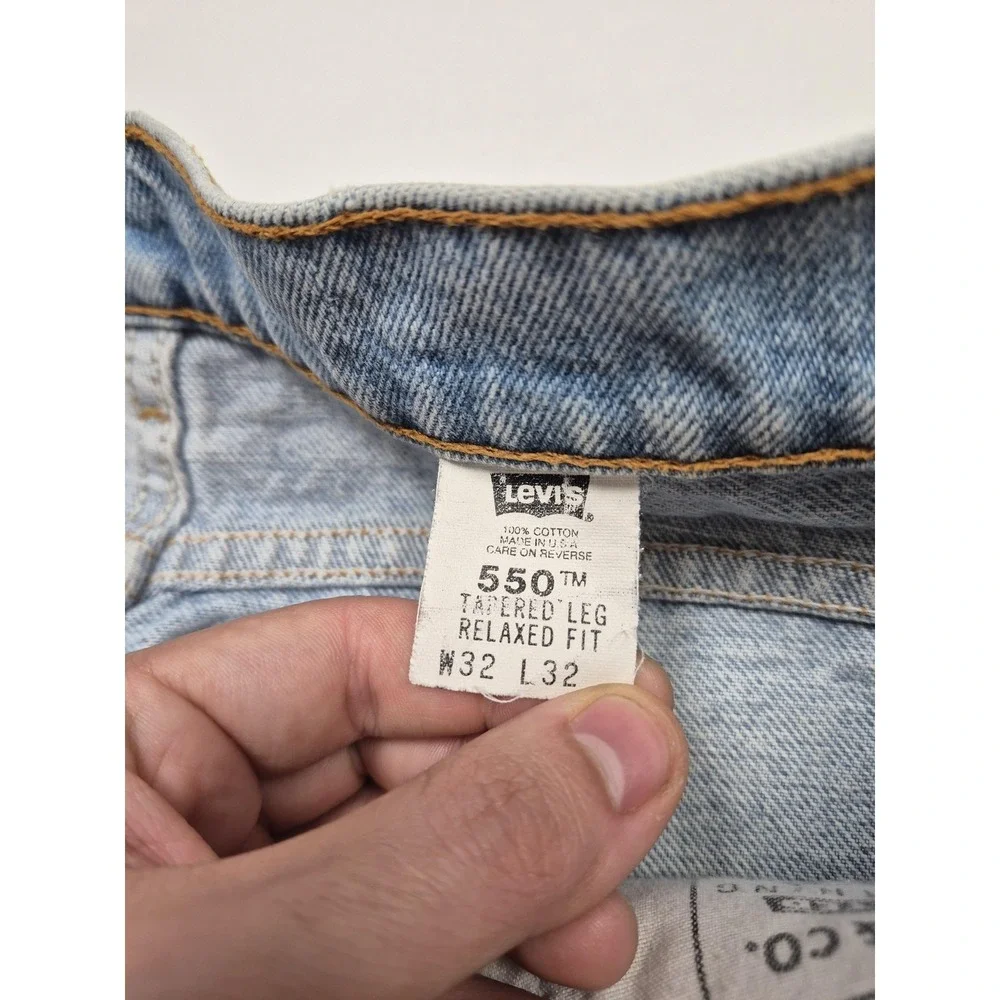 VTG Levis 550 Relaxed Fit Jeans Mens 32x32 Light Blue Tapered Denim USA 90s